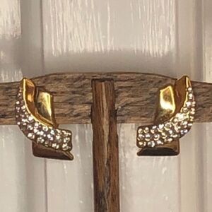 Stunning Vintage Gold and Rhinestone Clip Earrings